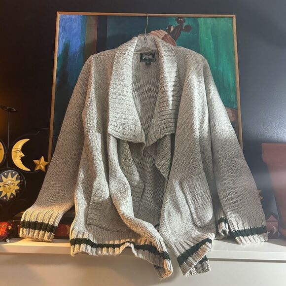 Roots Cabin Gray Cardigan Hi Low with Green Accents Medium - Picture 6 of 16